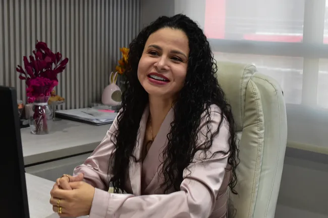 Poliana Bertunes — Especialista em Estética